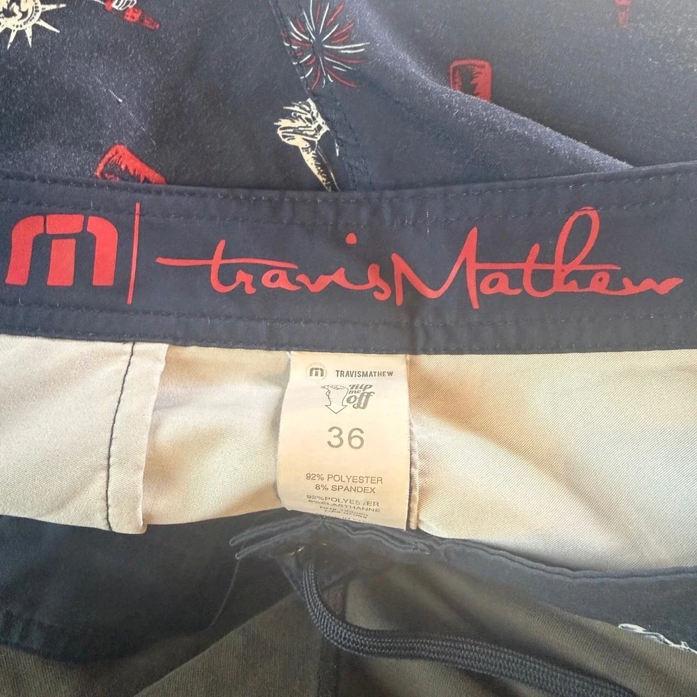 Travis Mathew Mens Swim Trunks Navy Blue Statue of Liberty Fireworks Print Sz 36